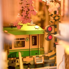 Casa Miniatura Sakura Densya